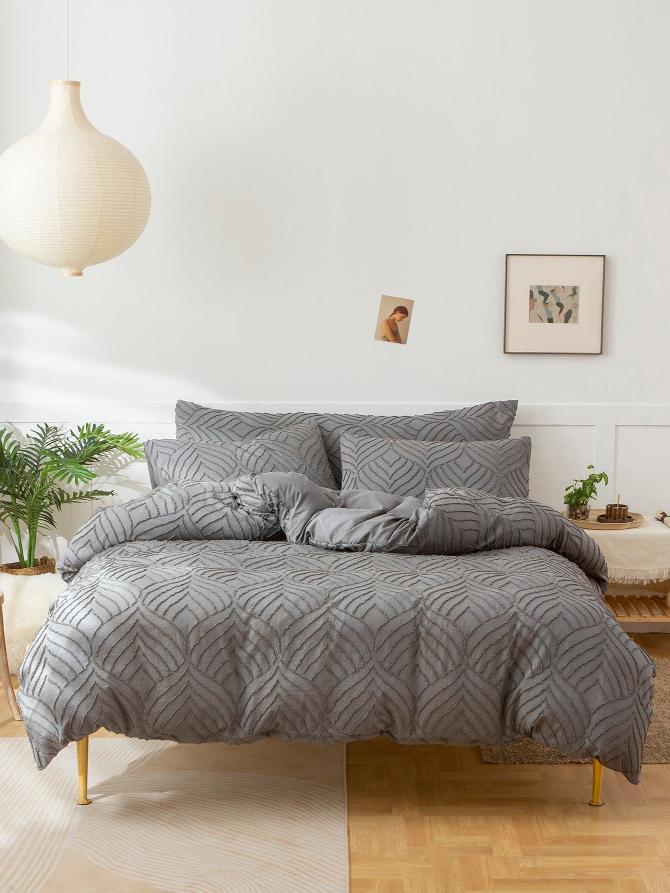 Soft and Simple Tufted Duvet Cover Set: Pure Comfort for Your Bedroom